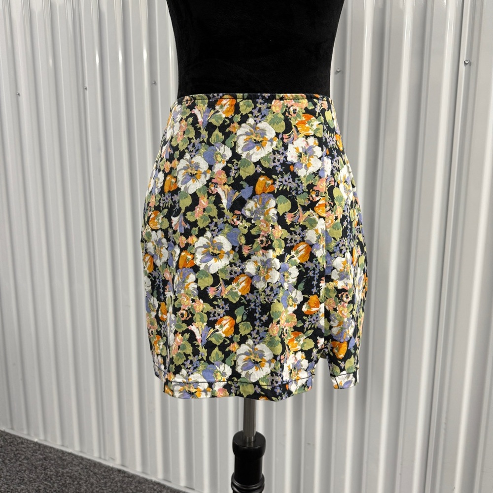 Wild Fable Women’s Black Floral Denim Mini Skirt Size 6